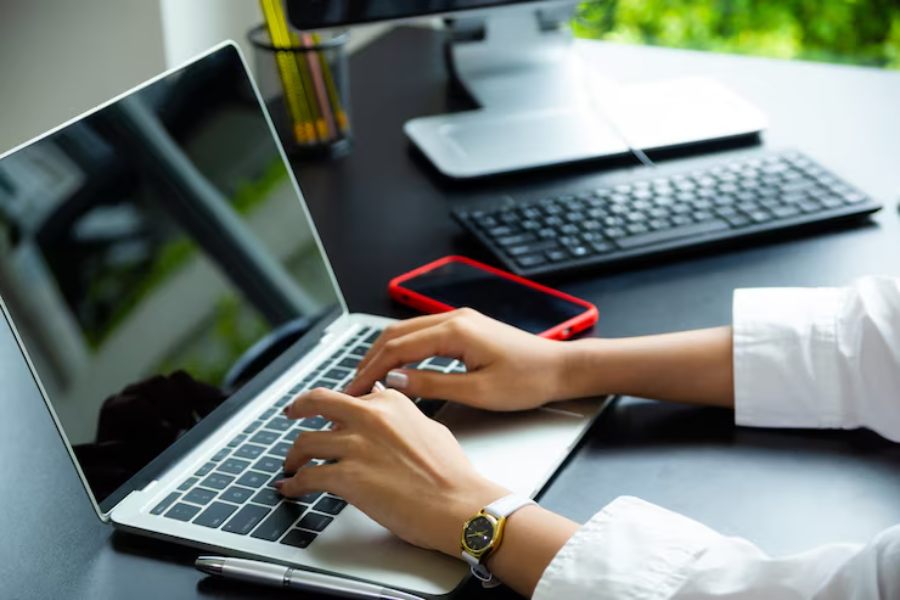 typing .com